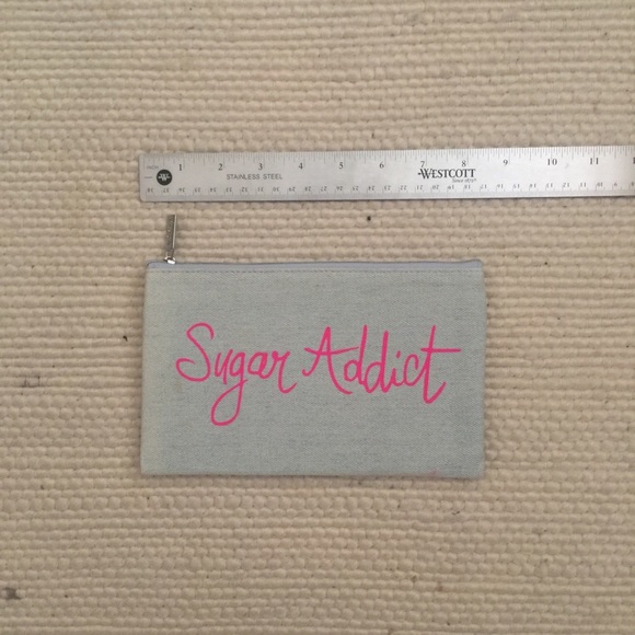 Fresh - 🍬 Cosmetic Pouch - Picture 1 of 5